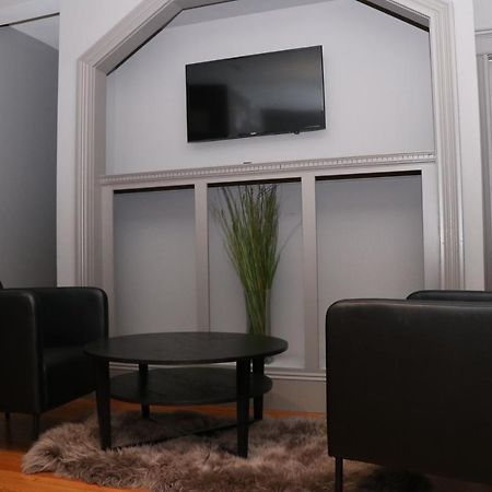 A Stylish Stay With A King Bed And Heated Floors #27 Brookline Exterior photo