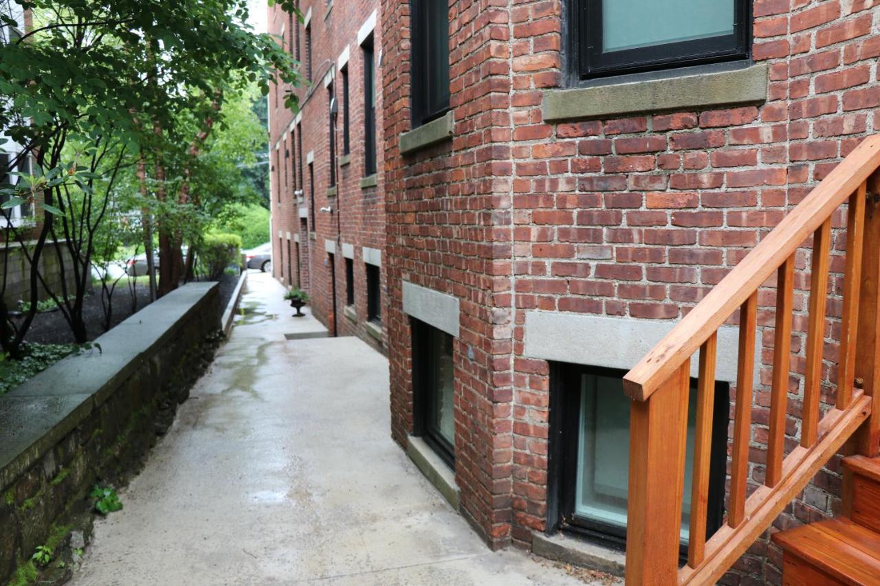 A Stylish Stay With A King Bed And Heated Floors #27 Brookline Exterior photo